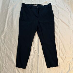 LOFT - curvy - “The Sutton Skinny” - Size 16 - Navy